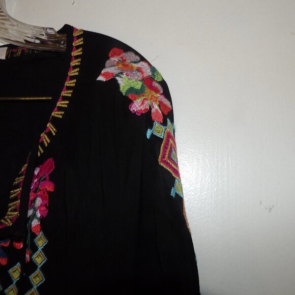 Rose & Thyme Embroidered Aztec Boho Top Sz S - Picture 4 of 8